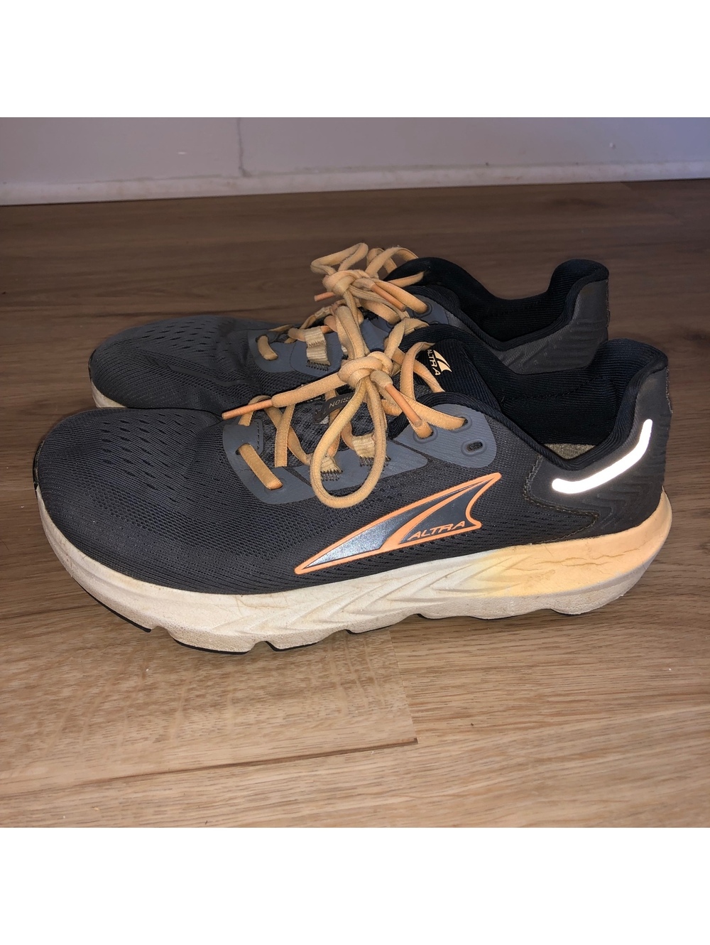 ALTRA PROVISION 7 ORANGE GRAY WHITE RUNNING SHOES WOMENS SIZE 10